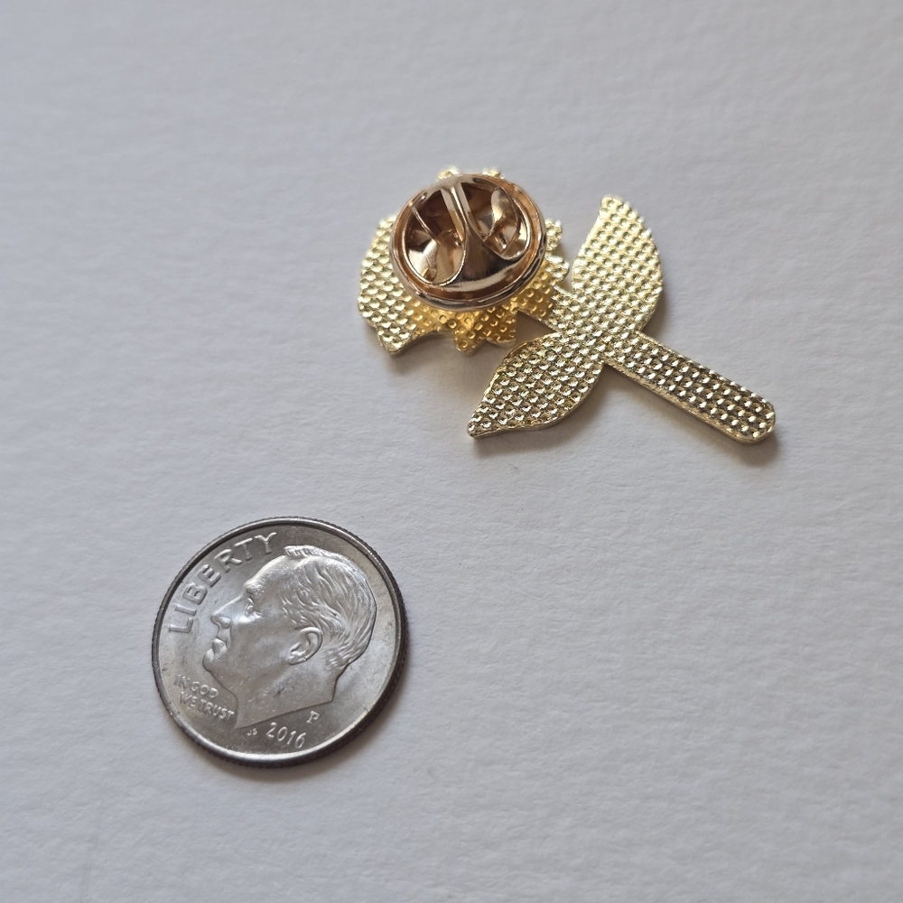 Red Rose Pin - Picture 3 of 3